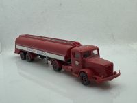 Esso Extra Motor Oil Tanklaster