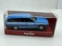 Opel Omega A Caravan Bay. Rundfunk