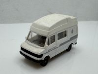 Mercedes-Benz 207 D James Cook