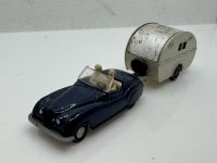 Jaguar XK 120 Roadster + Wohnwagen