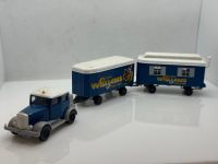 Hanomag-Zugmaschine mit Zirkus-Anh�ngern „Circus Williams“