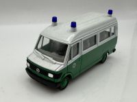 Mercedes 207 D Polizei