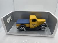 Ford V8 Pick-Up Michelin