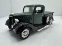 Ford V8 Custom Pick-Up