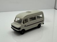 Mercedes-Benz 207 D James Cook