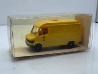 Mercedes 207 D Post