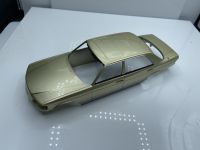 Mercedes 560 SEL Rohkarosse