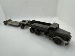 Militr LKW mit Tieflader