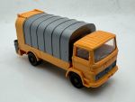 Mercedes Mllwagen