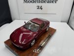 Ferrari 456 GT auf Wurzelholz Platte