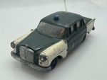Mercedes 190D Polizei V250