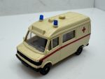 Mercedes 207 D Rettungswagen