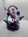 Pokemon Mewtwo mit Licht