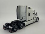 Peterbilt Model 579 Ultraloft Tractor