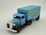 Historischer Krombacher Sattelschlepper