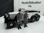 Mercedes G4 Cabrio + 3 Figuren + Fahnen